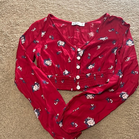 Hollister cute crop long sleeve, never worn size xs - Picture 1 of 2